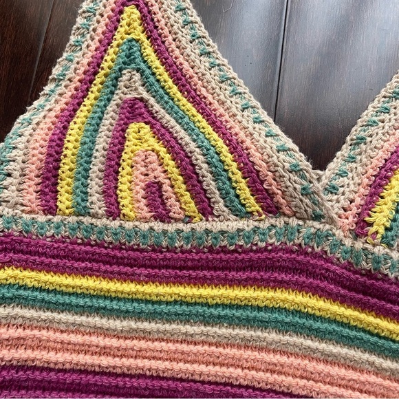 Lulu’s Women's Multicolor Striped Crochet Cropped Tank Top Sz Large - Picture 2 of 8